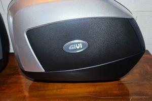 Borse valigie laterali Givi V-35 per moto