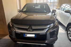 MITSUBISHI L200 2.3 D Club Cab 4x4 Super Select