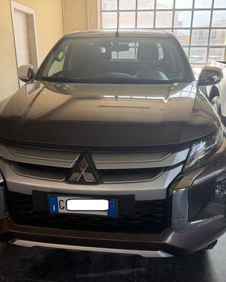 MITSUBISHI L200 2.3 D Club Cab 4x4 Super Select