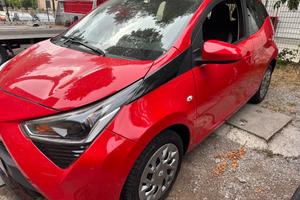 Toyota Aygo Connect 1.0 VVT-i 72 CV 5 porte x-cool