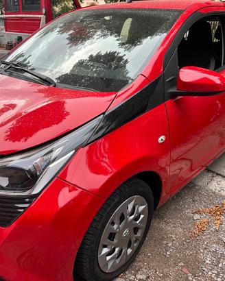 Toyota Aygo Connect 1.0 VVT-i 72 CV 5 porte x-cool
