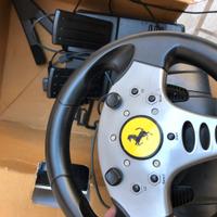 Volante e pedaliera Ferrari