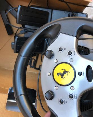 Volante e pedaliera Ferrari