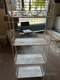 Scaffale portaoggetti