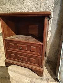 Mobiletto antico
