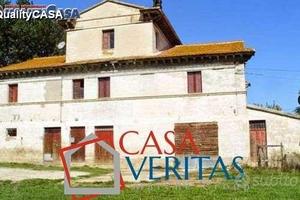 Casale tipico marchigiano zona filetto/senigallia