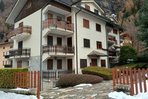 Immobile in asta di 66 m² con 4 locali e box auto 