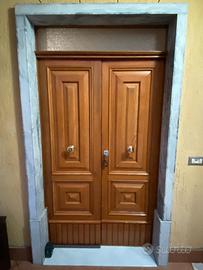 Marmo e Portone in legno massello