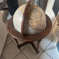 Mappamondo contenitore antico