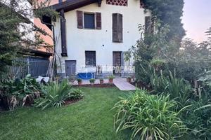 CASA INDIPENDENTE CON BOX