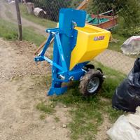 Attrezzatura agricola in blocco