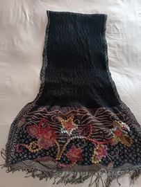 Sciarpone donna  colore nero con bordura 
