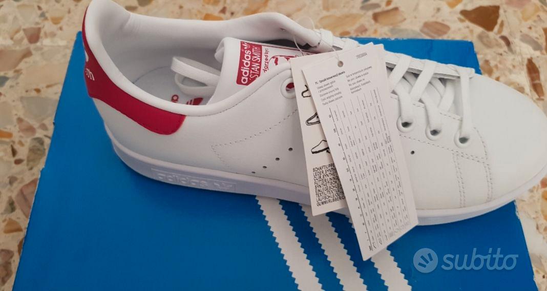 Stan smith hotsell rosse indossate