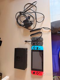 Nintendo Switch funzionante con 4 joycon
