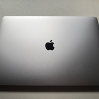 MacBook Pro 16” i7 Touchbar 16gb ram/512 ssd