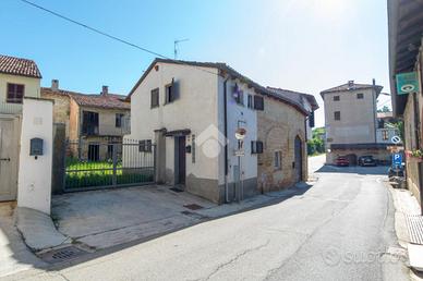 CASA INDIPENDENTE A VIGNALE MONFERRATO