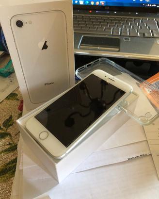 Apple iPhone 8 + accessori originali