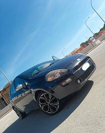 Punto 1.2 Fire 8V navi cerchi 17