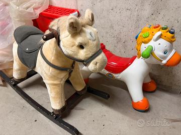 2 cavalli cavalbabili + peluches vari