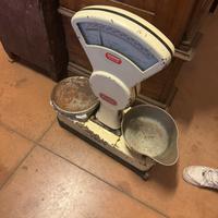 bilancia a 2 piatti da restaurare