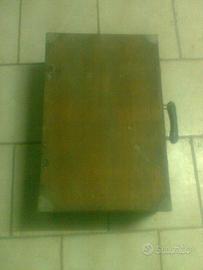 Valigia in legno antica