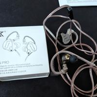 Cuffie in ear con 3 drivers e microfono
