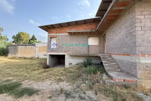 San Gavino M.le - Fabbricato trilivelli