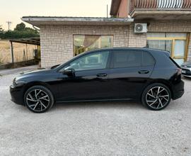 Volkswagen Golf 8 2.0 TDI 150cv