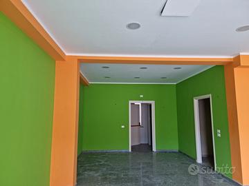 Negozio c1 locale commerciale Magazzino