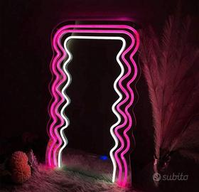 Specchio a forma di onde al neon e luce led