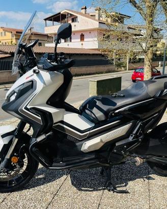 HONDA X-ADV 750 TUTTO INCLUSO ANCHE PASSAGGIO!