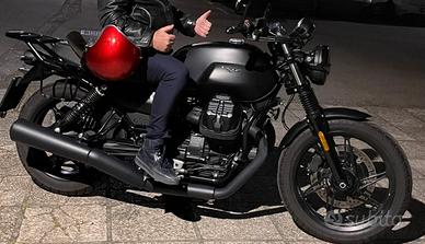 Moto guzzi V7 stone come nuova