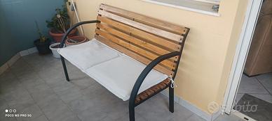 Panchina in legno e ferro 