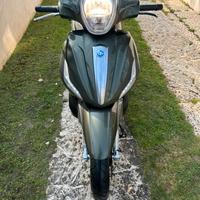 Beverly 350
