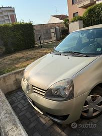 Auto clio 2” serie