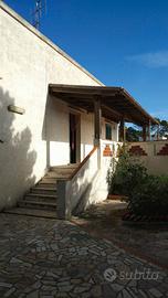 A Favignana, rustico con giardino