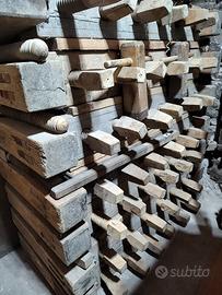 antica pressa in legno a vite 