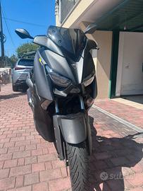 Yamaha xmax 125