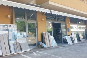 Locale commerciale 3 vetrine doppie