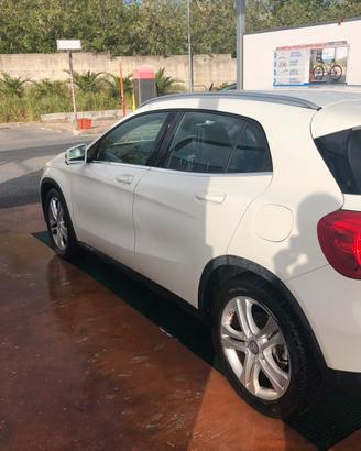 Mercedes Gla