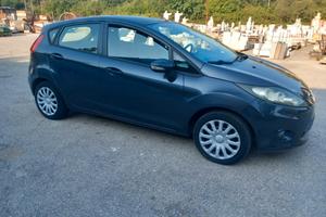 Ford fiesta 1400cc.  Gpl