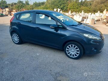 Ford fiesta 1400cc.  Gpl