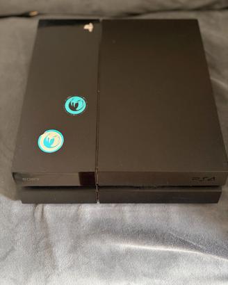 PS4 Fat 1TB + 2 joystick + cuffie + 4 giochi