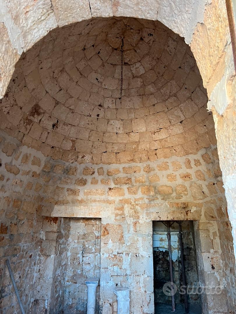 Antico trullo a tre coni indipendente - Vista 2