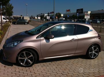 Peugeot 208 - 2012