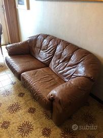 DIVANO 2 POSTI IN VERA PELLE MARRONE COMODISSIMO