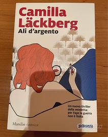 Libro Ali d’argento di Camilla Lackberg