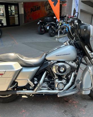 Harley davidson street glide 1450 FLHX