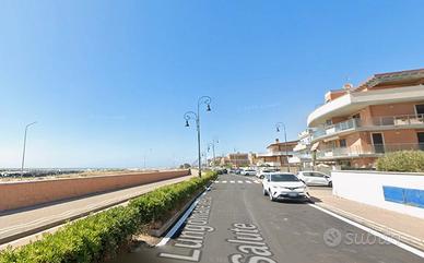 FIUMICINO BILOCALE ARREDATO E bEN COLLEGATO