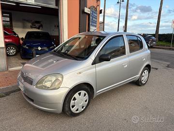 Toyota Yaris 1.0i 16V cat 5 porte Sol